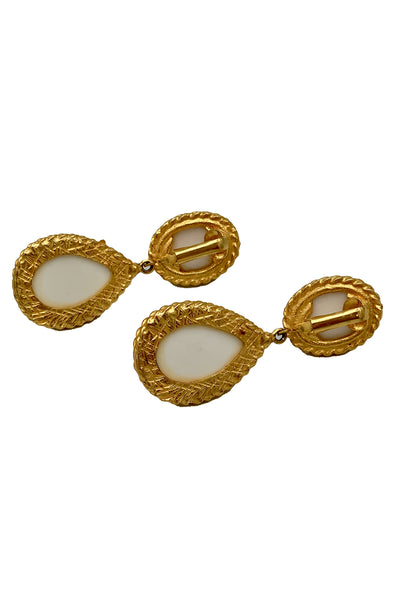 1970s White and Gold Tone Dangle Earrings