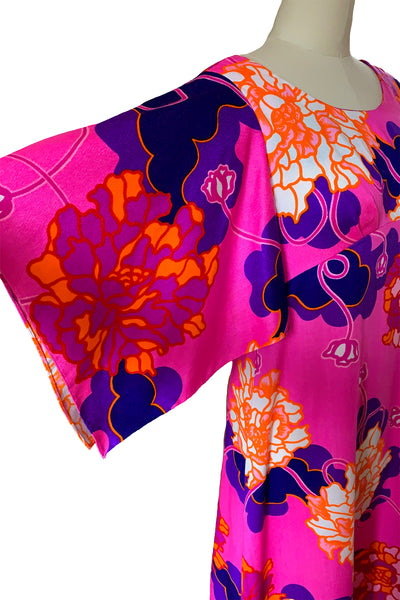 1970s Fucsia Floral Flutter Sleeve Maxi Dress